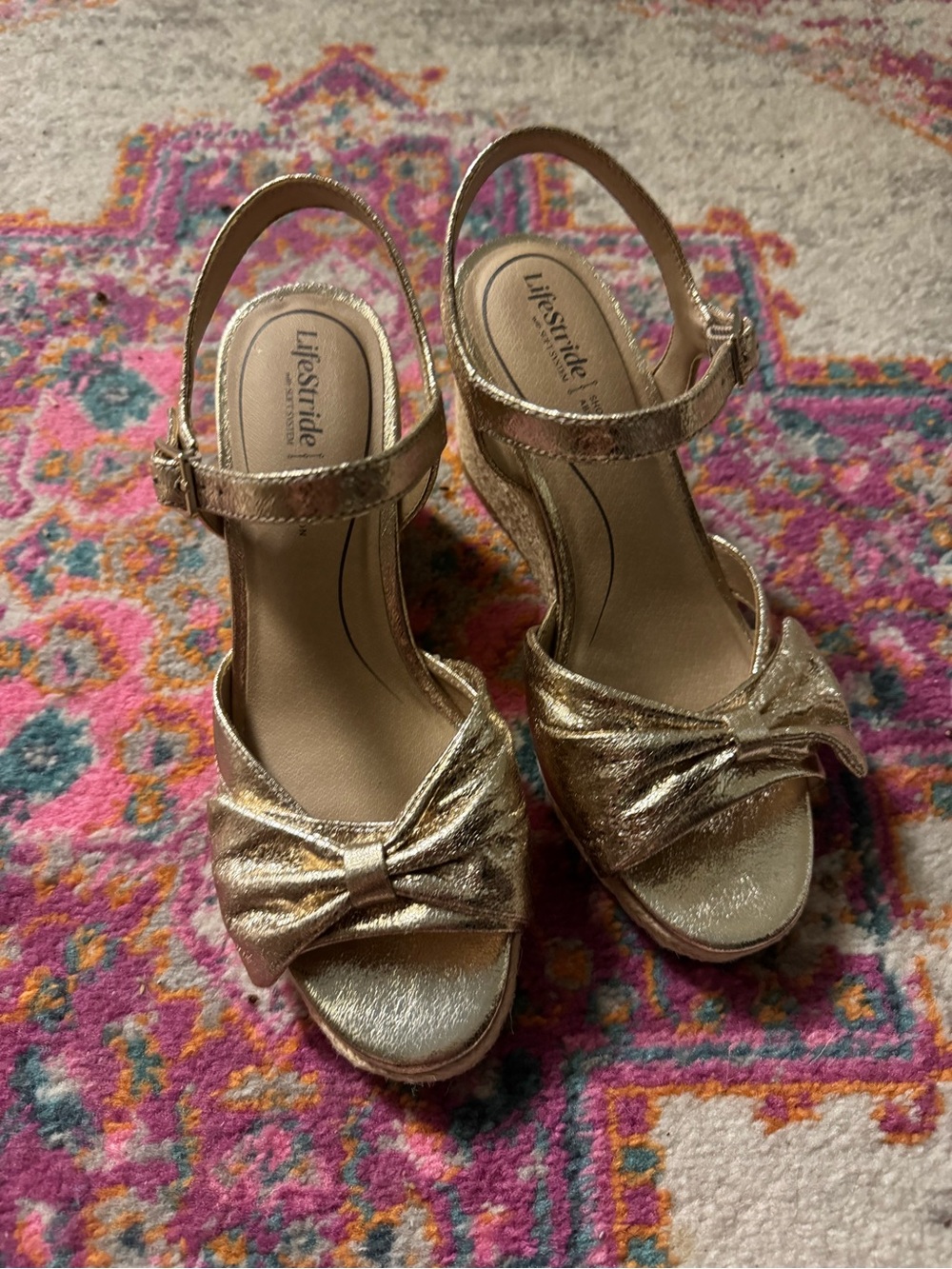 NWOT Life Stride Metallic Gold Bow Wedge Sandals